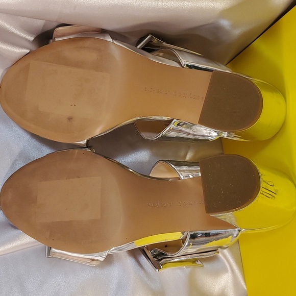 Avec Les Filles Metallic Silver Double  Buckle Mules Heels - Picture 11 of 11